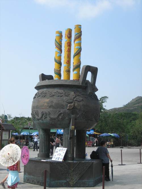 Tian_tan_buddha_insence